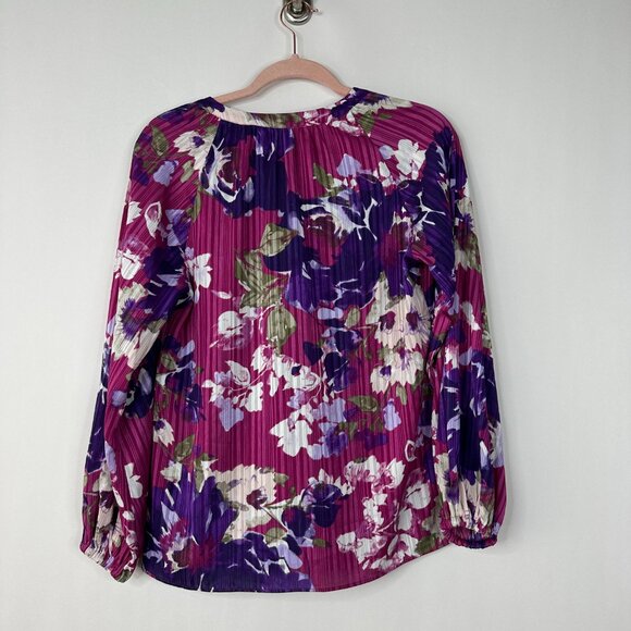 NWT White House Black Market Long Sleeve Crinkle Top Floral Bunches Baie #WHBM80 - Picture 3 of 7